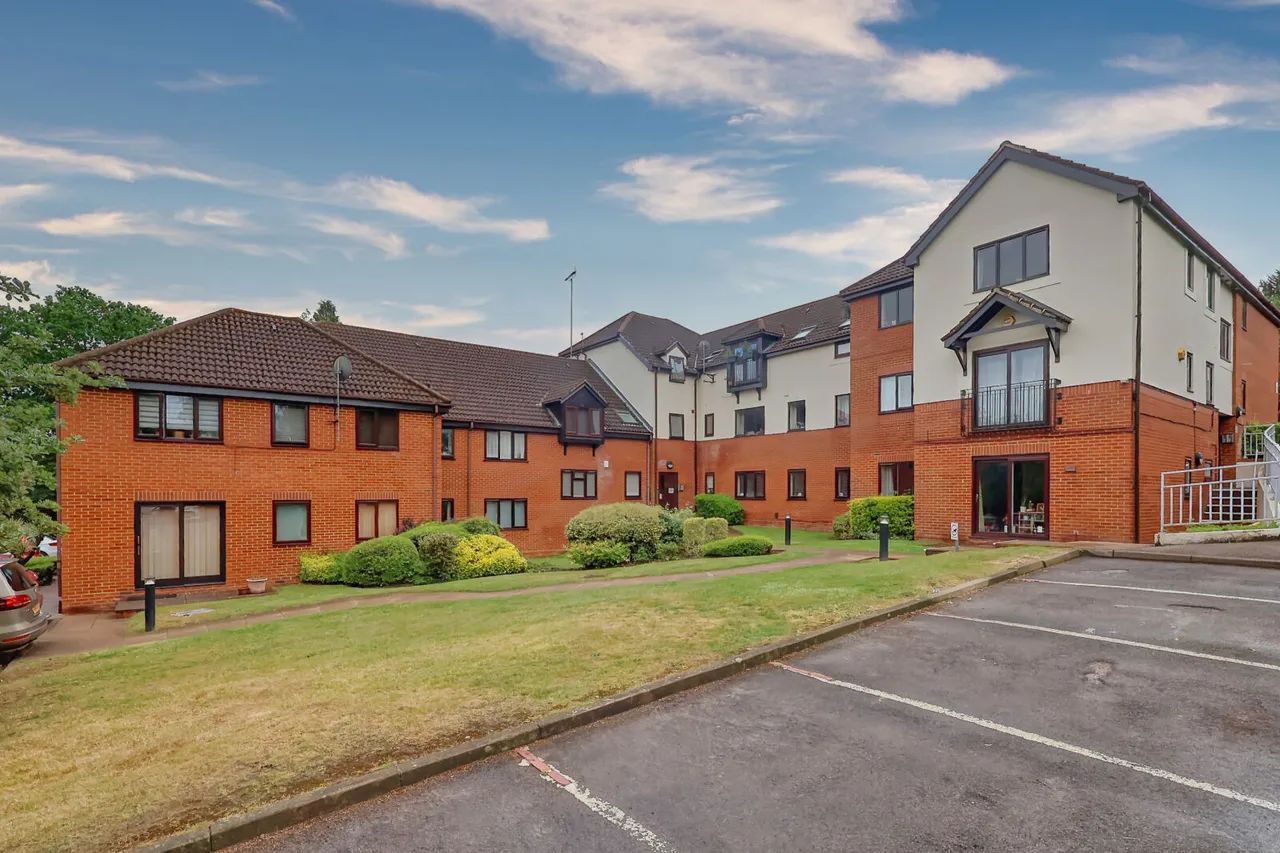 St. Georges Court, High Wycombe, HP12, photo 8