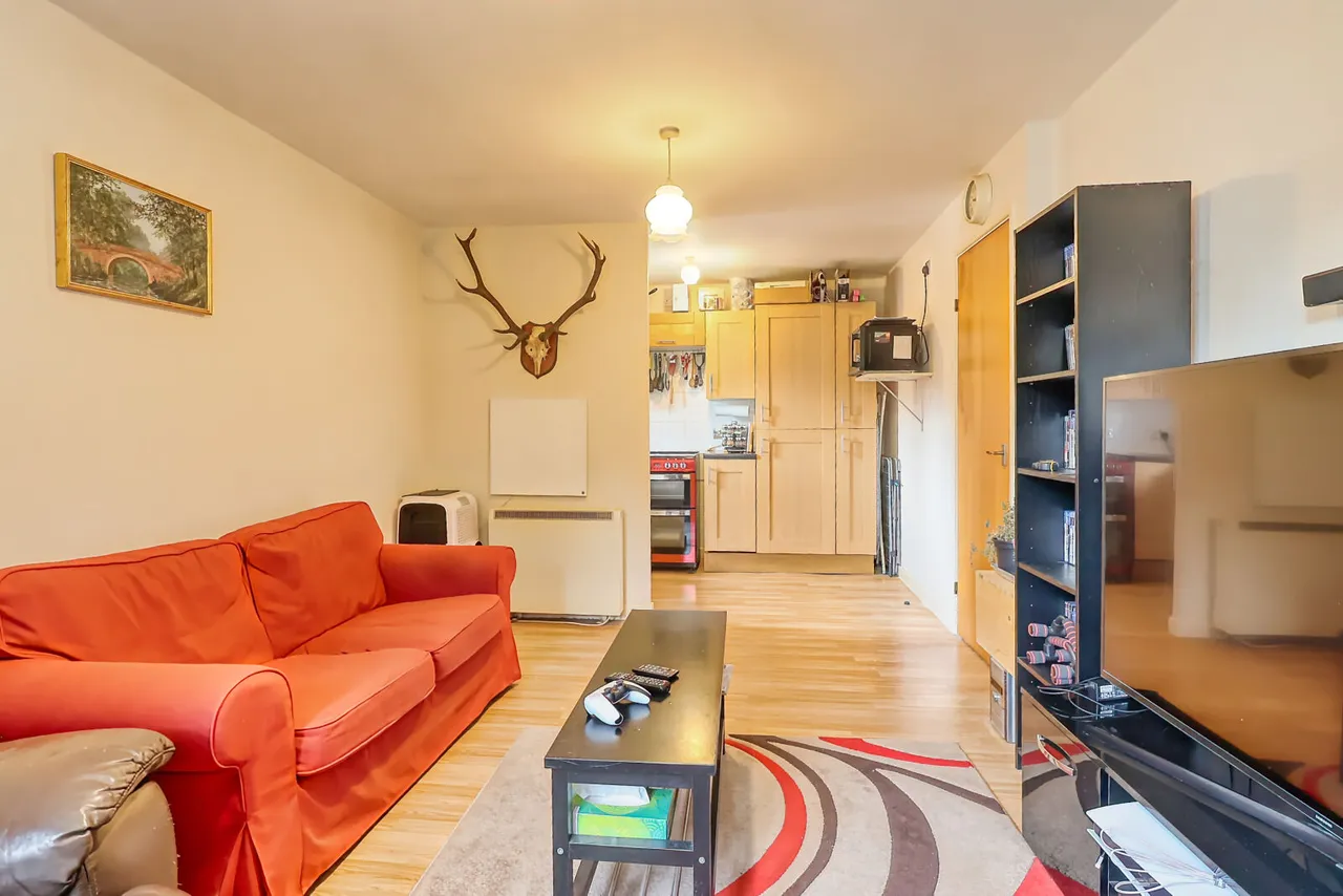 St. Georges Court, High Wycombe, HP12, photo 4