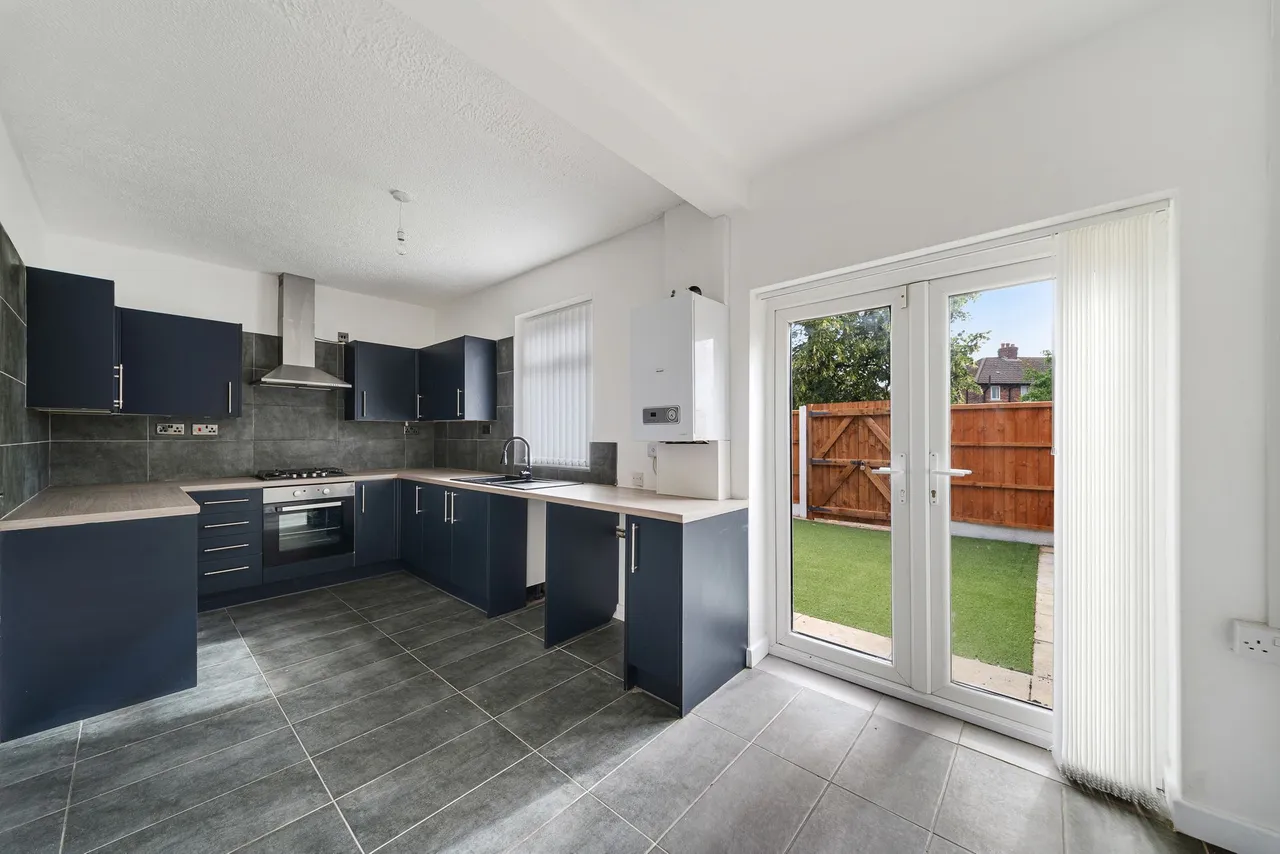 Lower House Lane, Widnes, Widnes, WA8 7EQ, photo 2