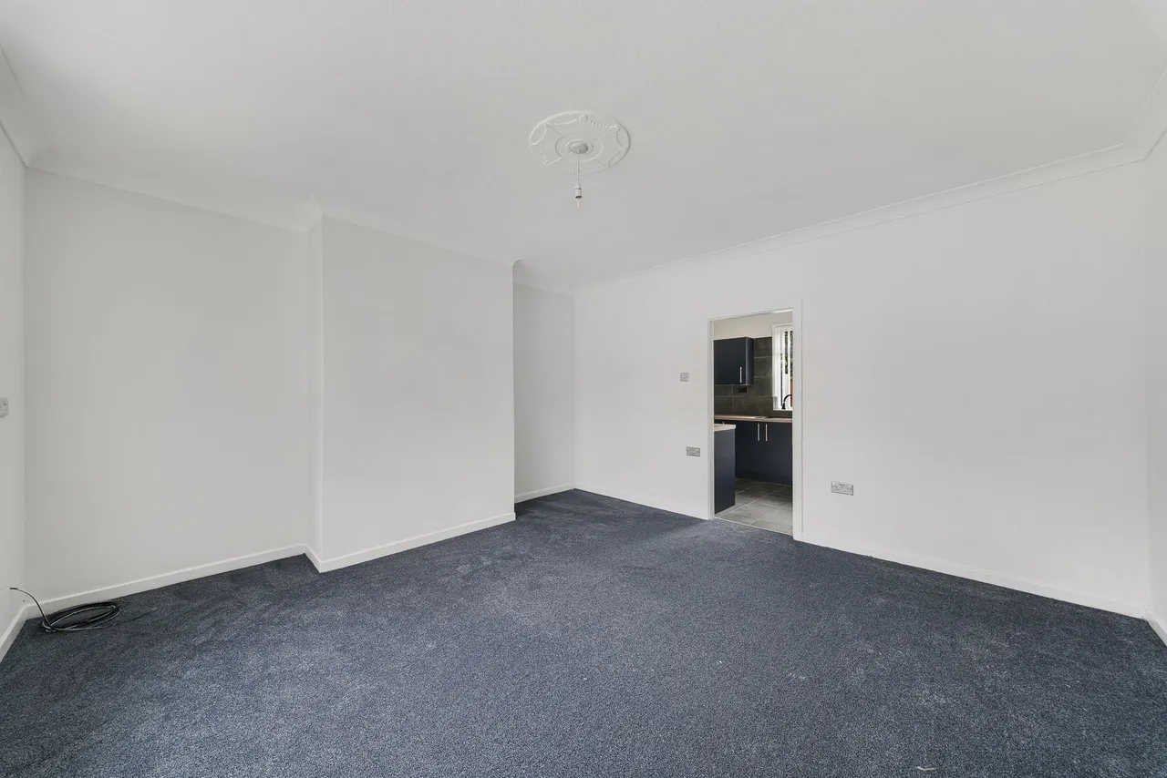 Lower House Lane, Widnes, Widnes, WA8 7EQ, photo 7