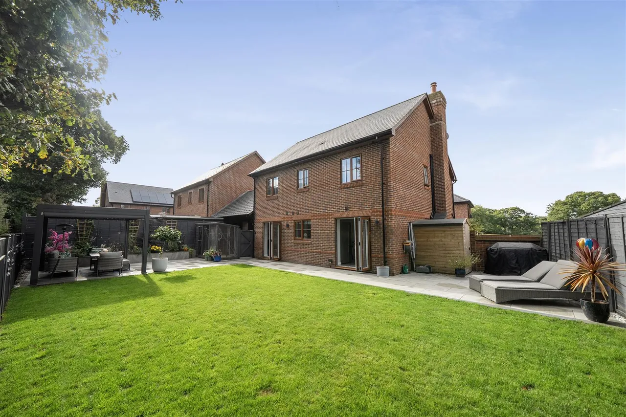 Hope Lodge Close, Fareham, photo 12