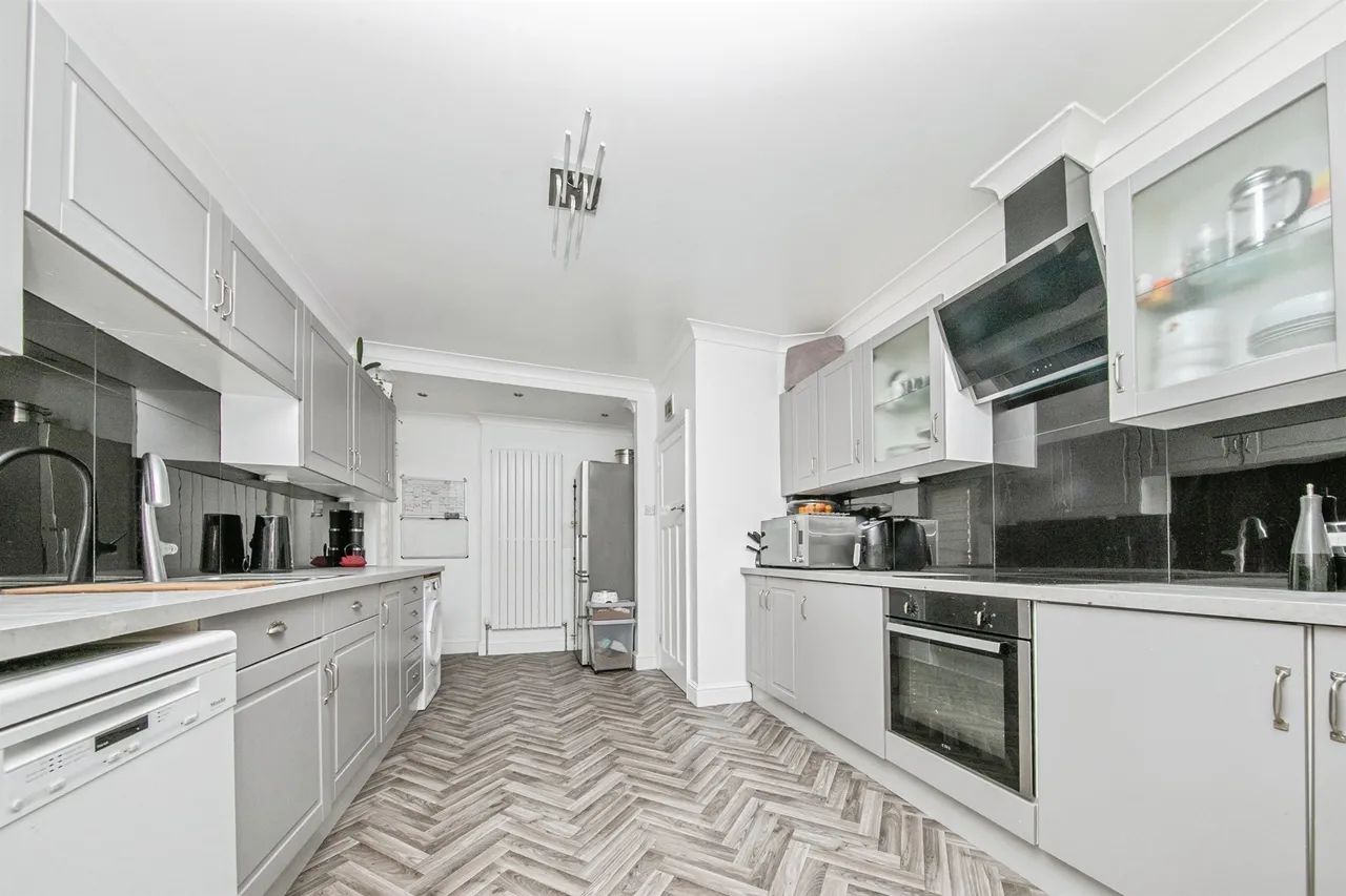 Boley Drive, Clacton-On-Sea, photo 7