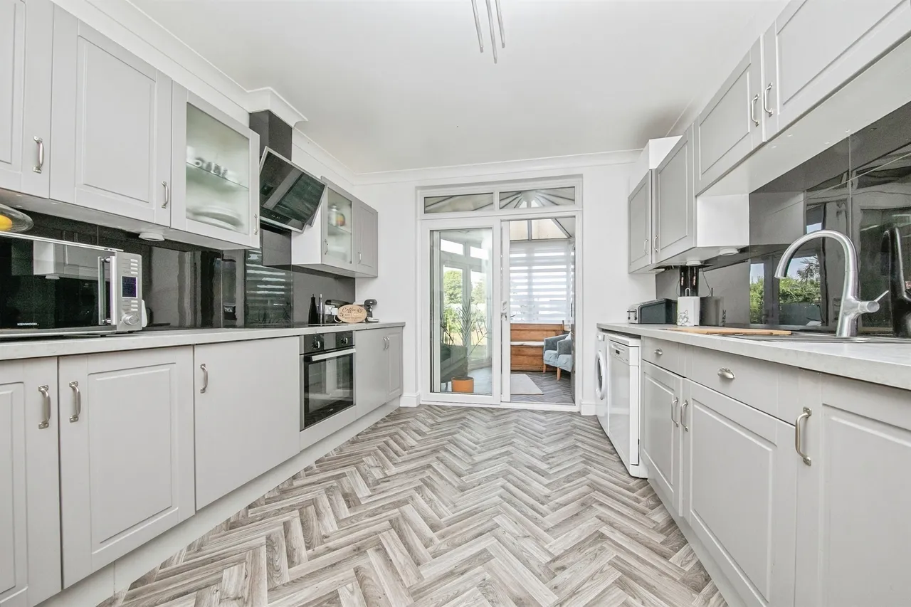 Boley Drive, Clacton-On-Sea, photo 8