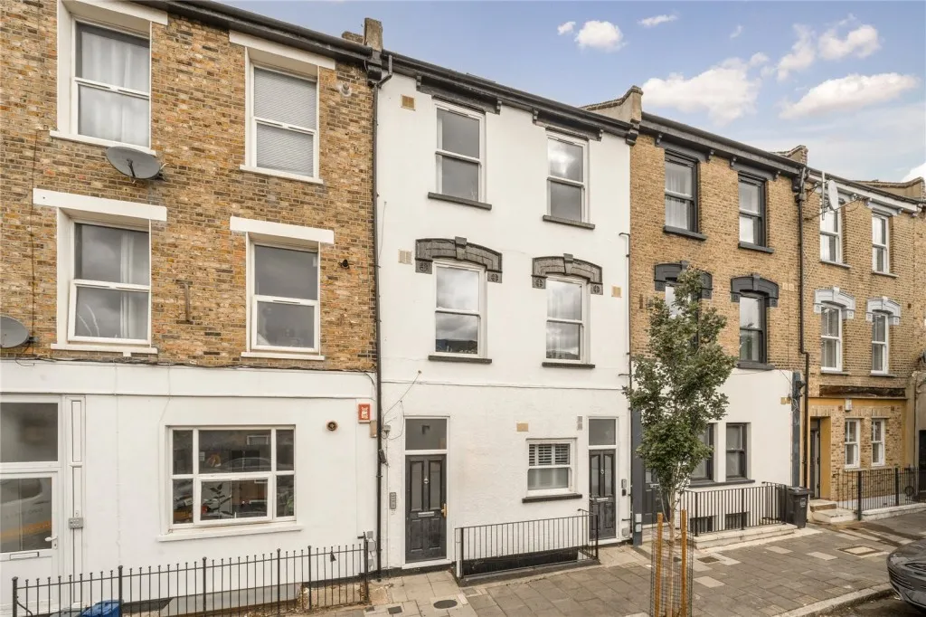 Median Road, E5, photo 9