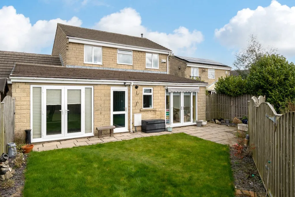 Thorndene Way, Bradford BD4 0SW, photo 2