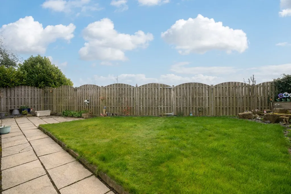 Thorndene Way, Bradford BD4 0SW, photo 17