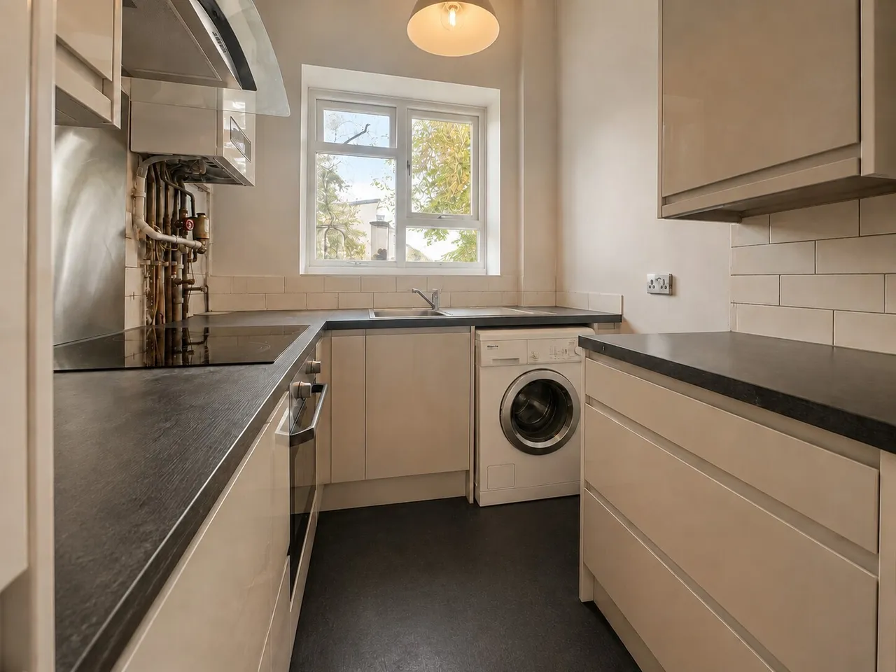 Larkhall Rise, London, photo 3