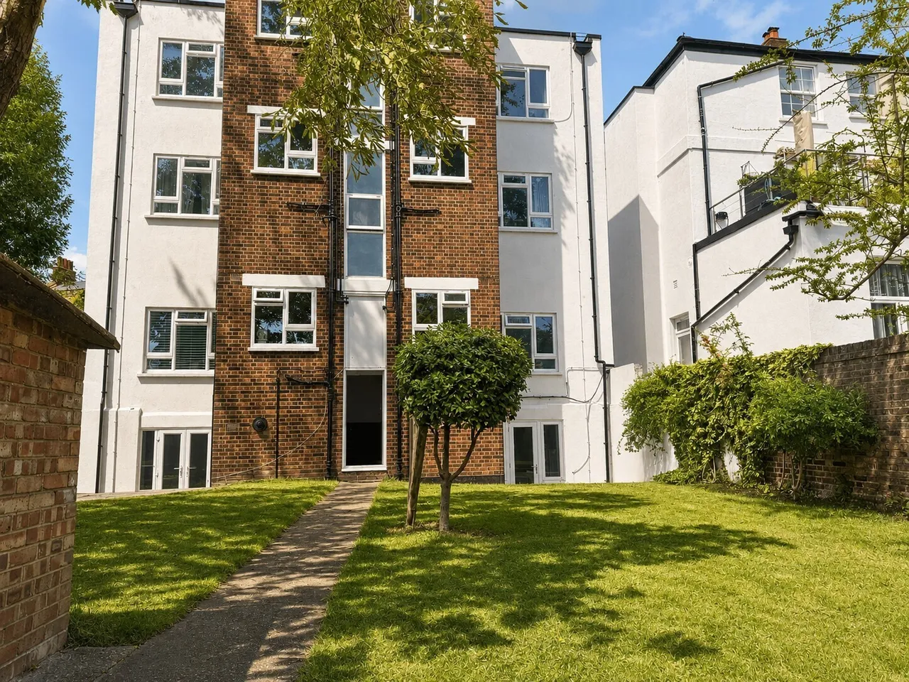 Larkhall Rise, London, photo 8