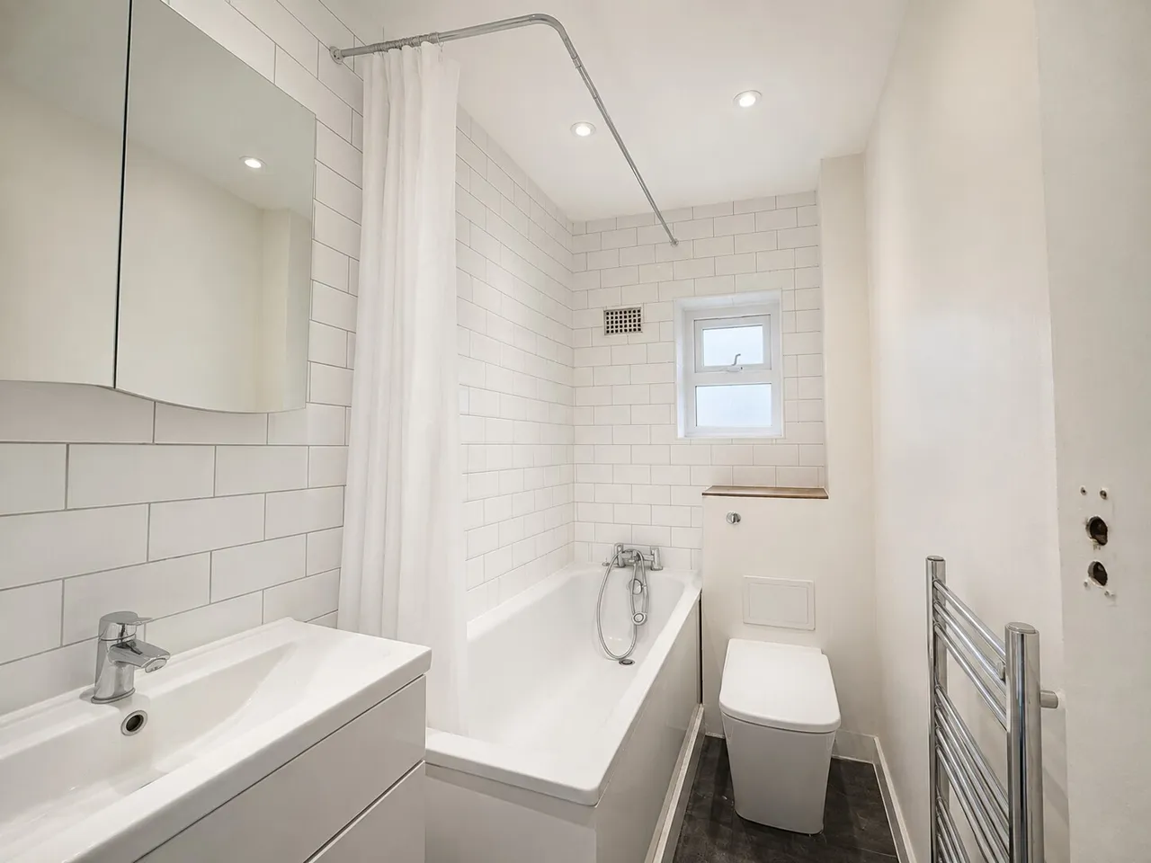 Larkhall Rise, London, photo 7
