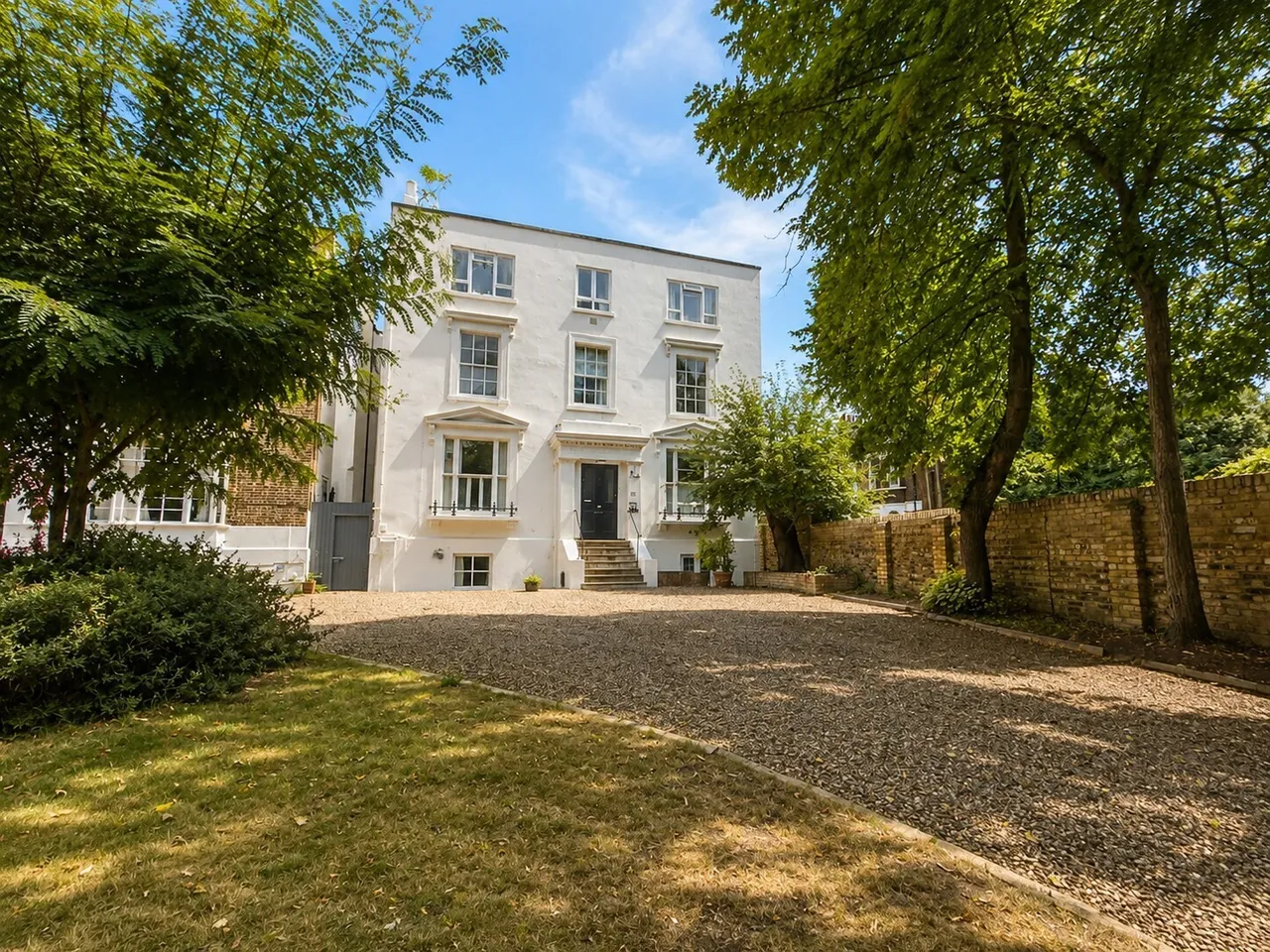 1 bed flat for sale — Larkhall Rise, London