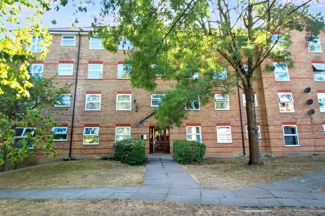 2 bed property for sale — Chigwell Lane, Cassis Court Chigwell Lane, IG10