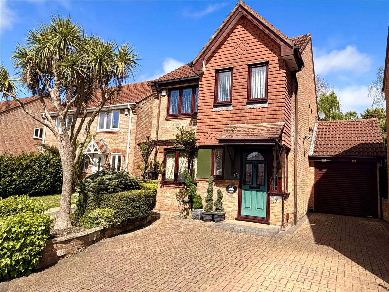 3 bed in whitecliff for sale — Doulton Gardens, Whitecliff, Poole, BH14