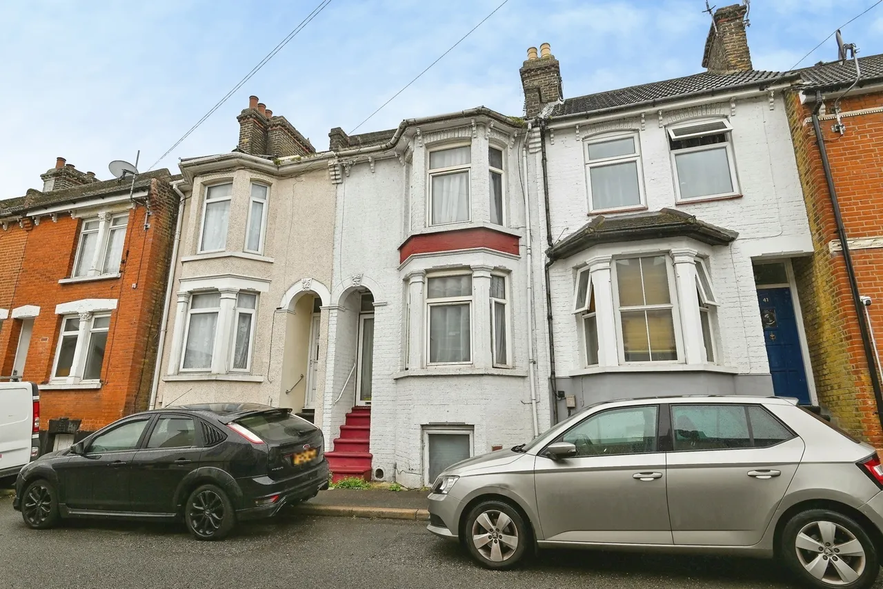 3 bed house for sale, Sydney Road, Chatham, ME4