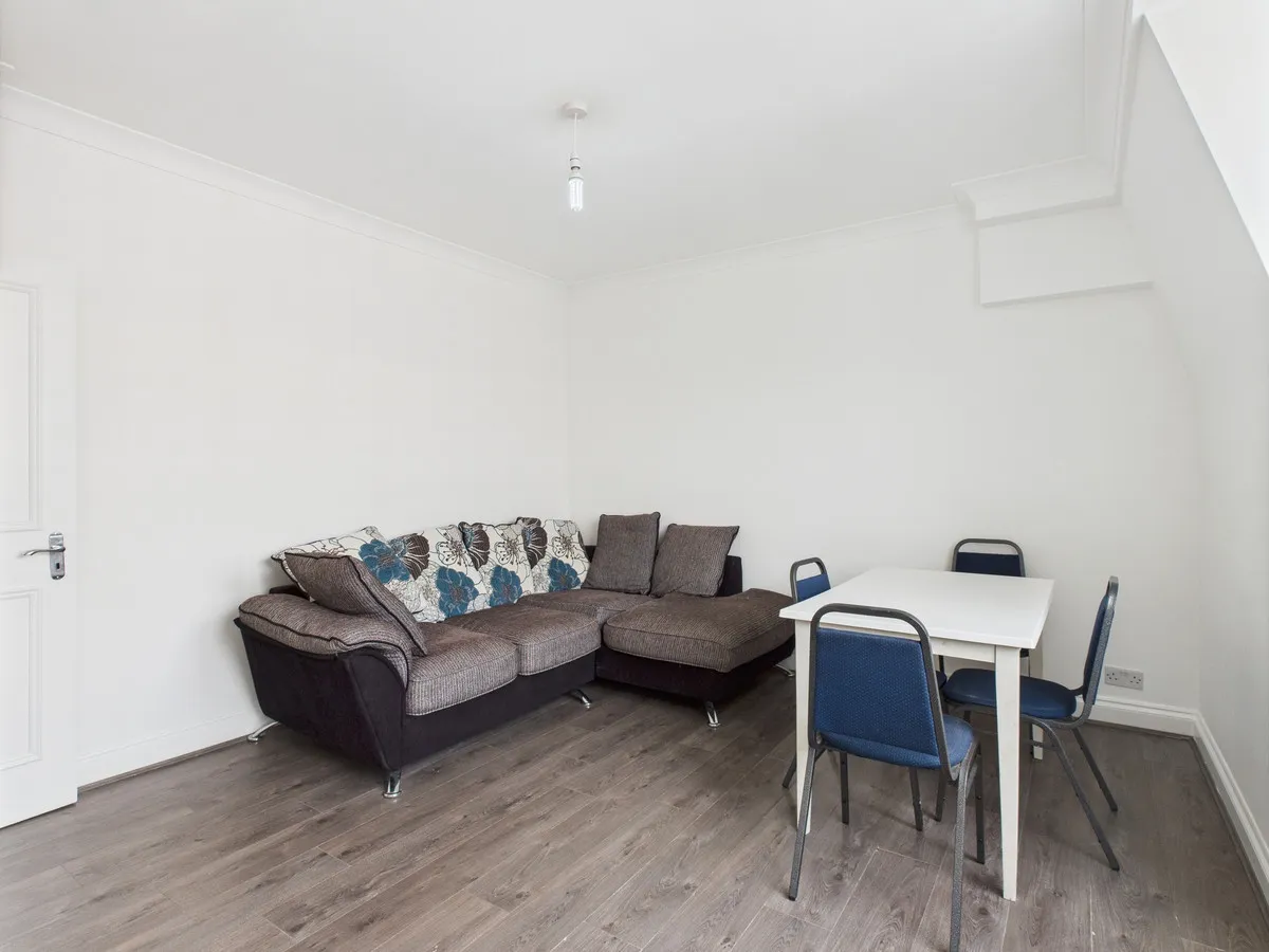 London, NW6, photo 3