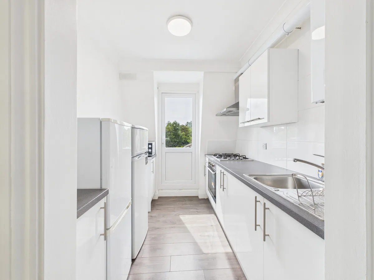 London, NW6, photo 9
