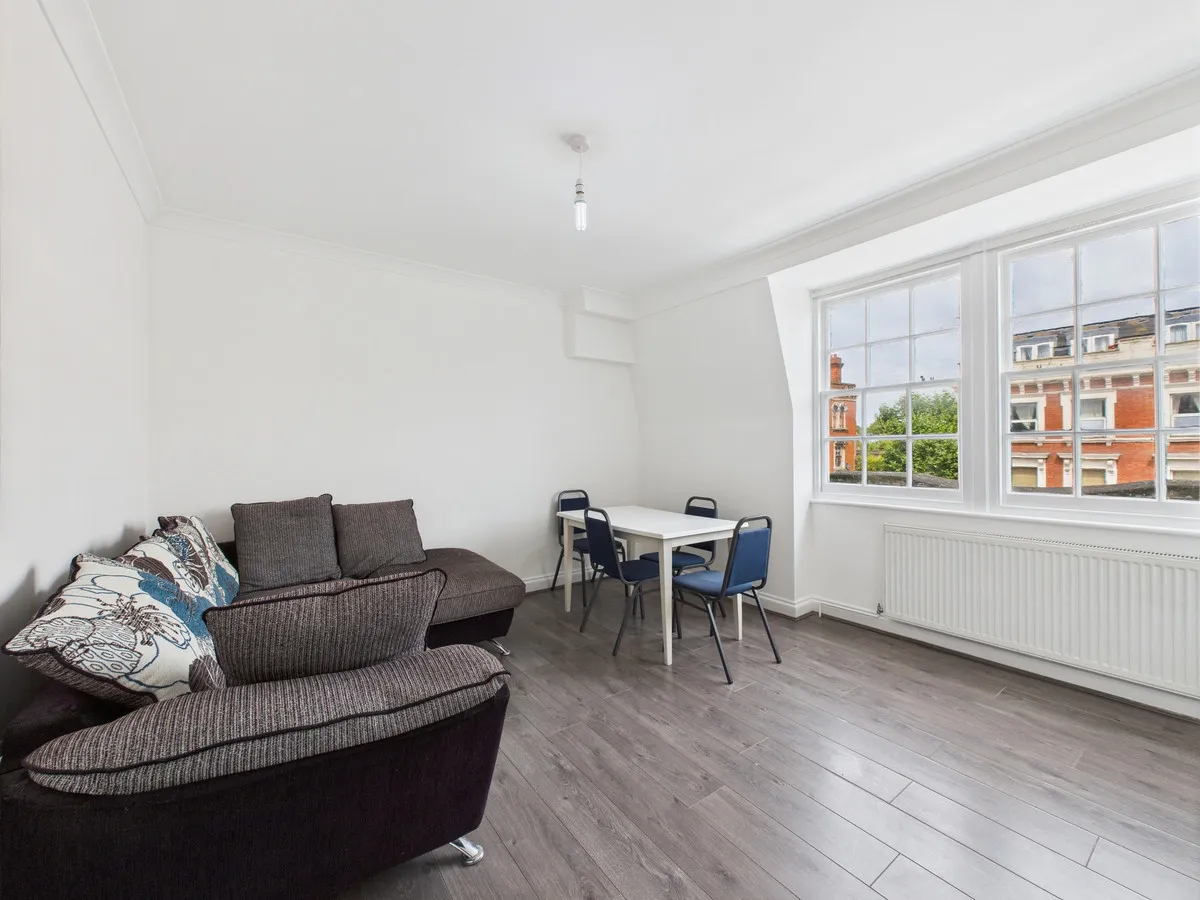 London, NW6, photo 2