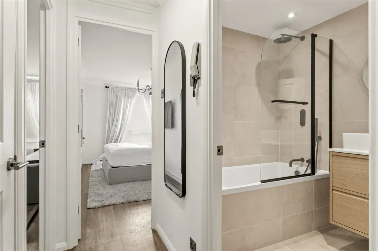 Portland Road, London, N15, photo 8