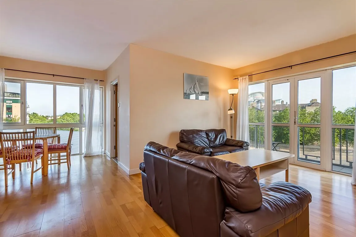 Riverview Court, Bellgate Place, photo 3