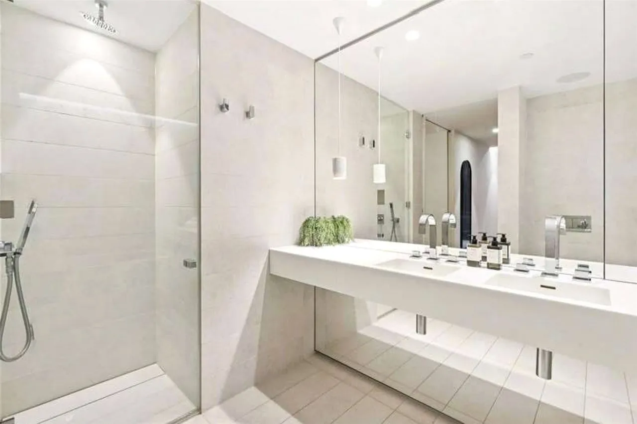 Rathbone Square, Evelyn Yard, W1T, photo 11