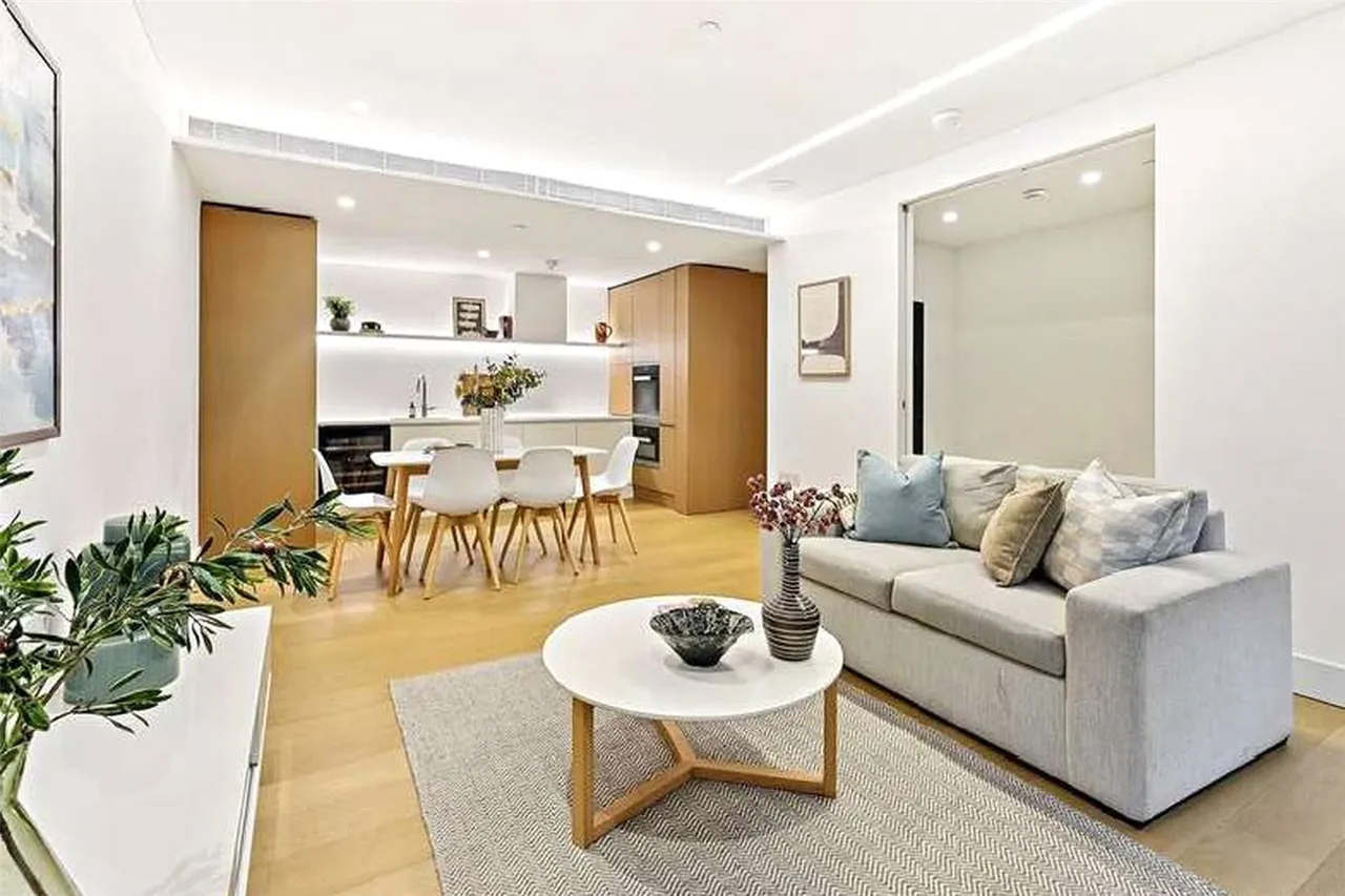 Rathbone Square, Evelyn Yard, W1T, photo 9