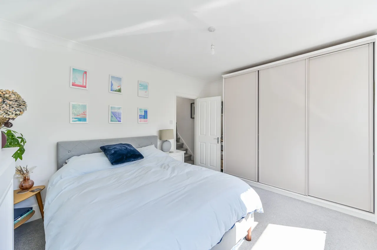 13 Mossbury Road, London, photo 8