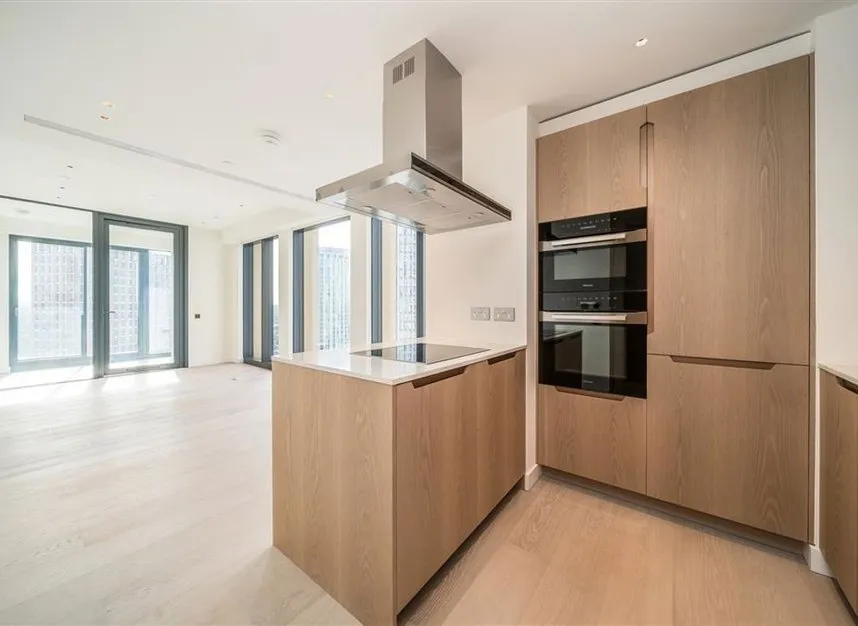 Nine Elms Lane, Nine Elms, SW8, photo 2