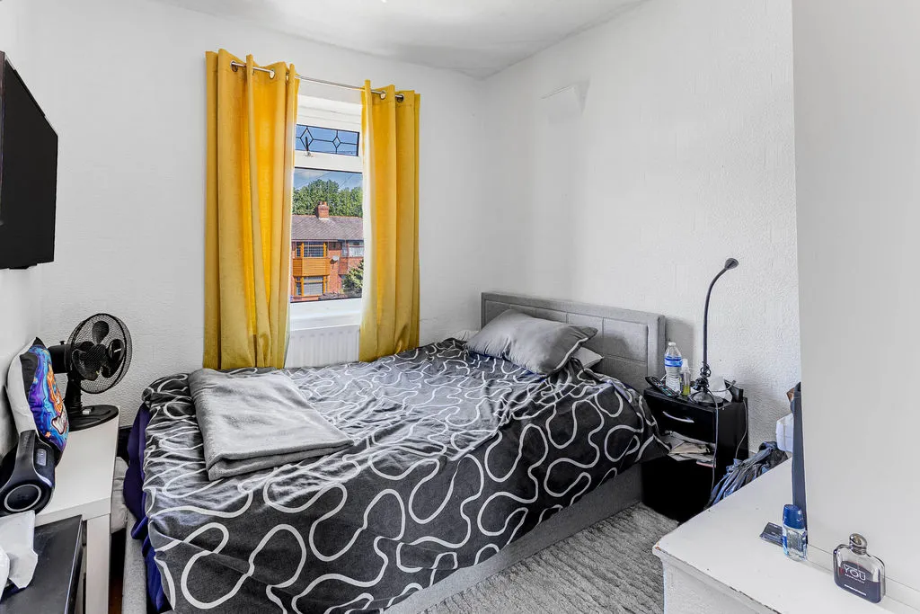 Queensway, Rochdale OL11 2NA, photo 14