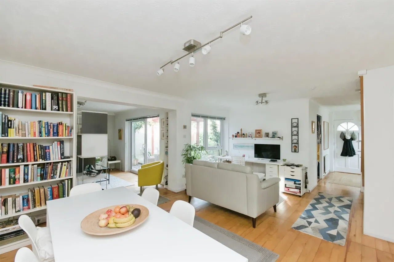 Gardner Close, Eastbourne, photo 6