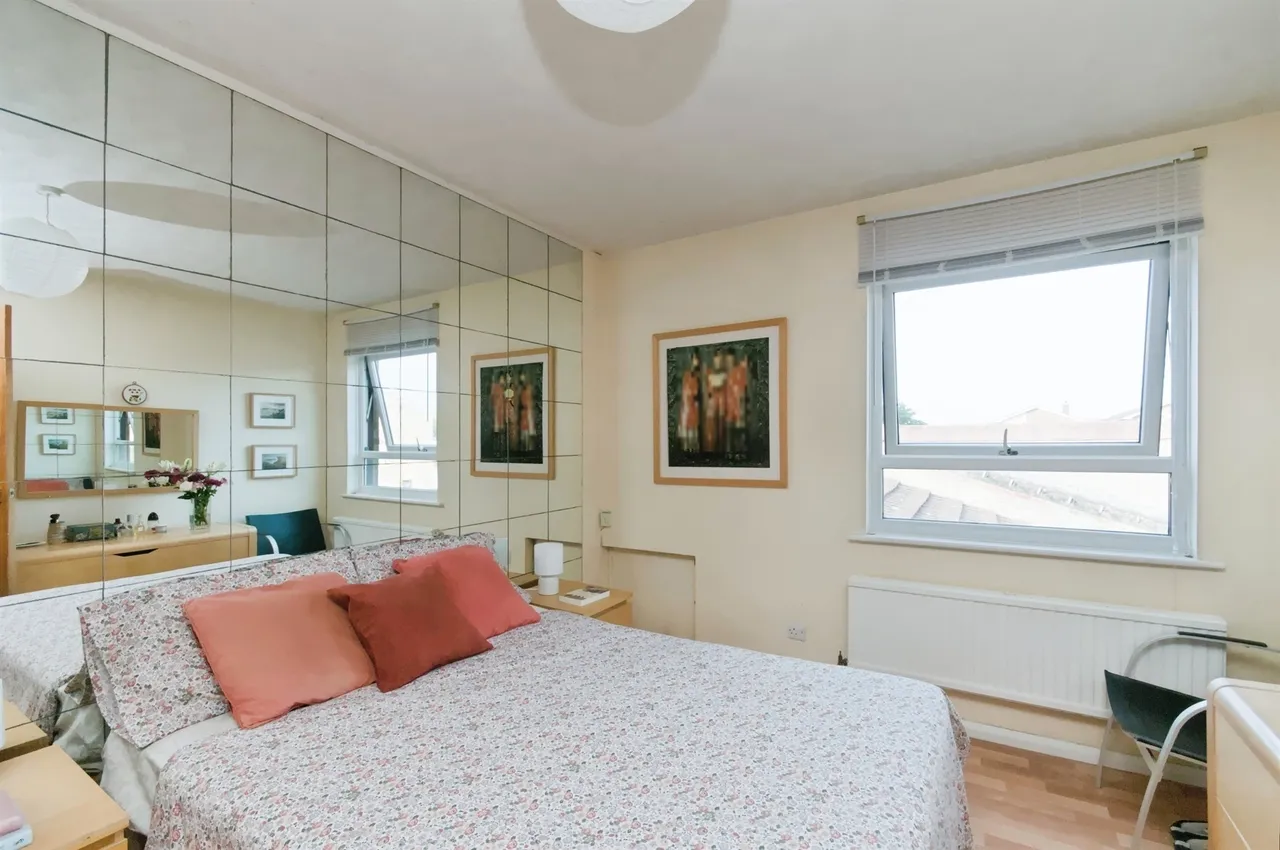 Gardner Close, Eastbourne, photo 11