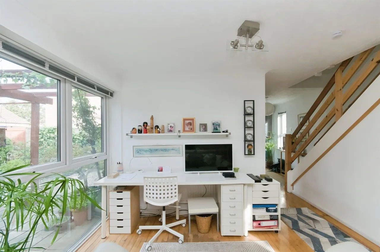 Gardner Close, Eastbourne, photo 8