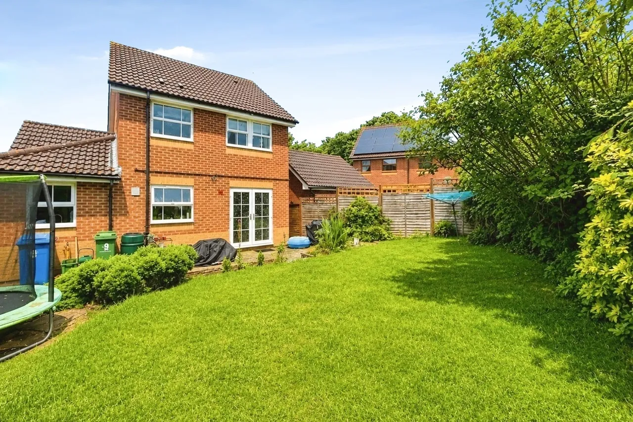 Shaw Pightle, Hook, Hampshire, RG27 9SR, photo 10