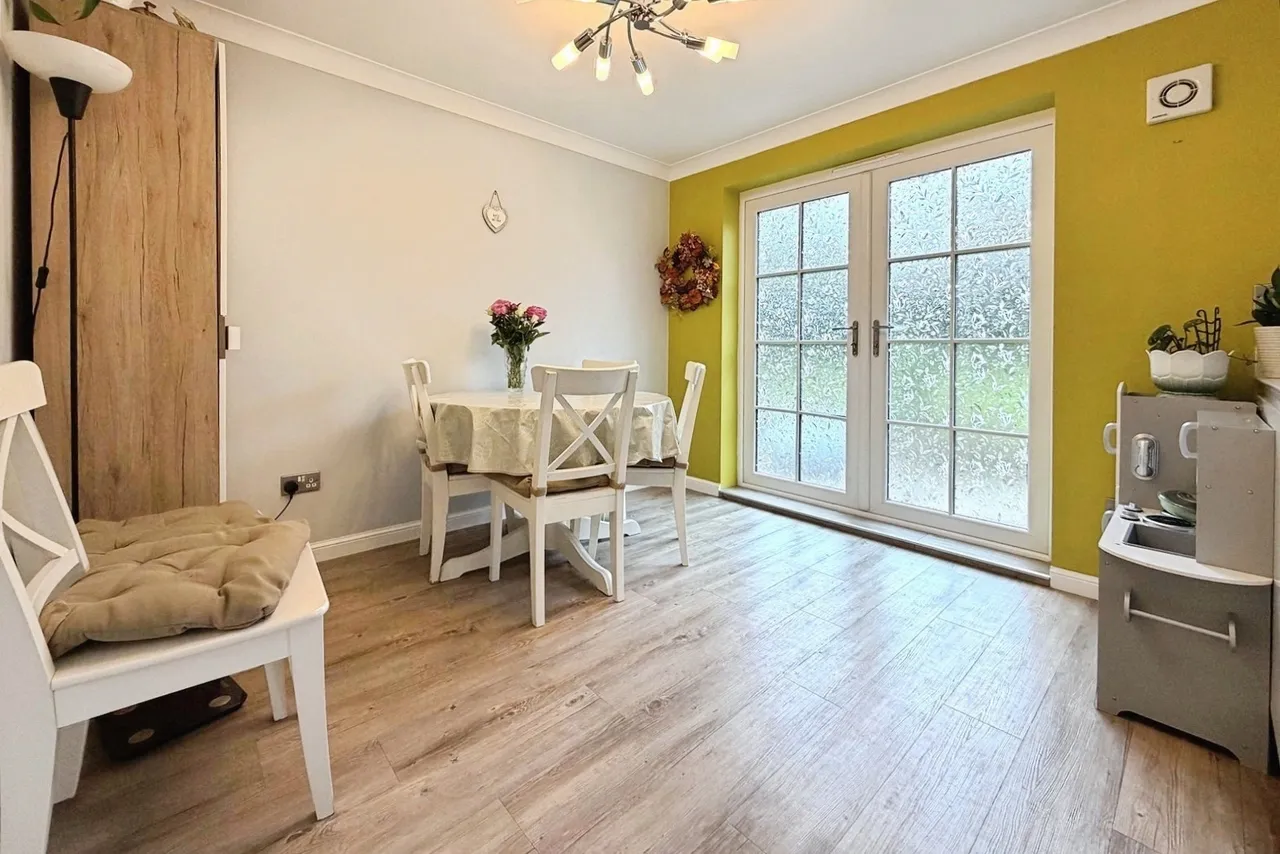 Shaw Pightle, Hook, Hampshire, RG27 9SR, photo 5