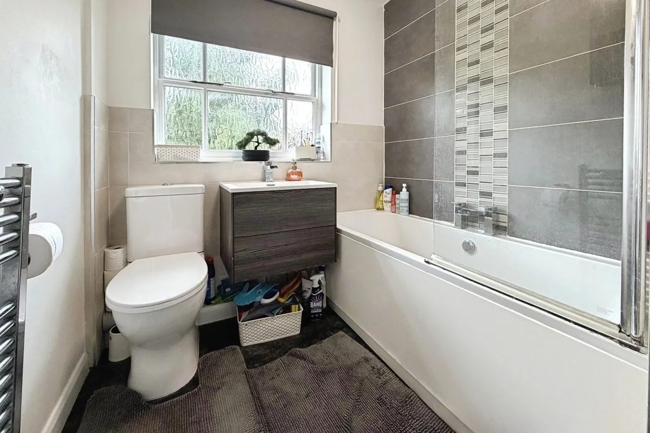 Shaw Pightle, Hook, Hampshire, RG27 9SR, photo 9