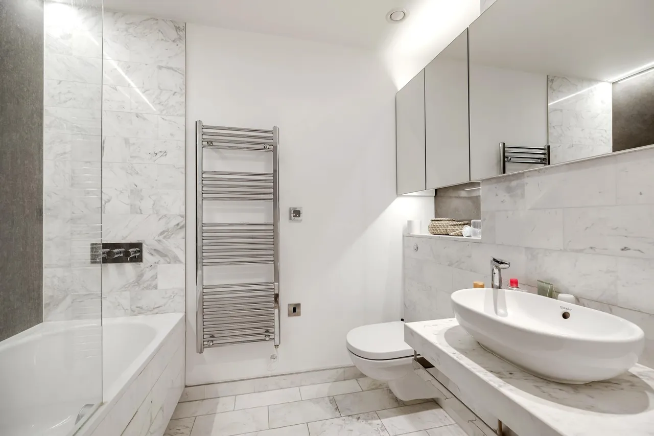 Biscayne Avenue, E14, photo 10