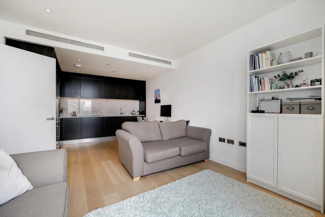 Biscayne Avenue, E14, photo 6