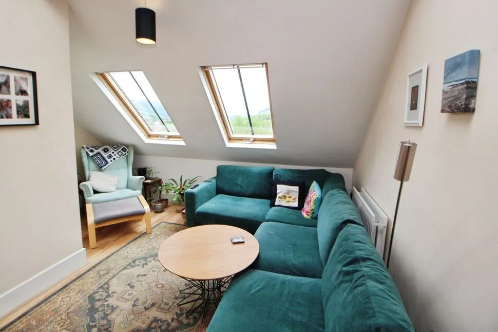 Ewart Court, Hadfield, Derbyshire, SK13, photo 6