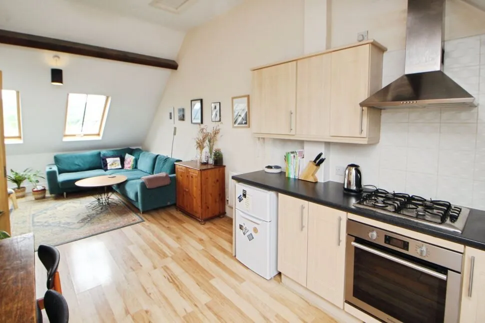 Ewart Court, Hadfield, Derbyshire, SK13, photo 5