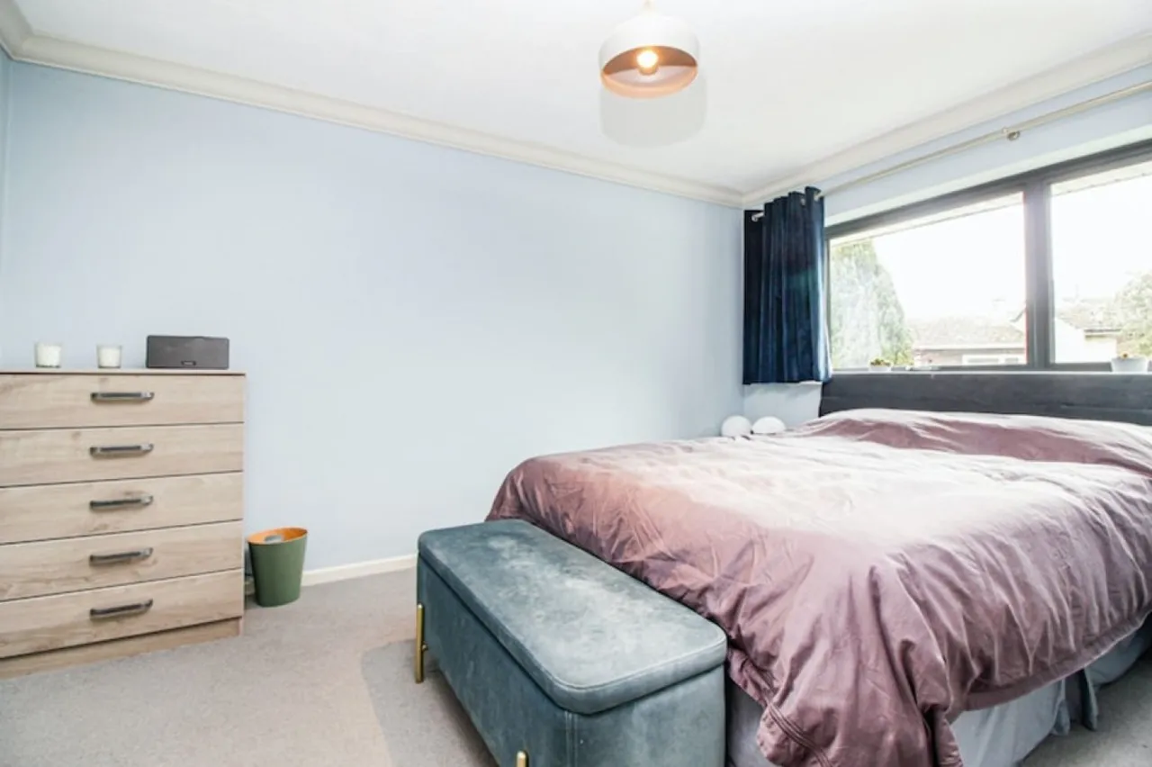 Fiona Close, Winchester, SO23, photo 9
