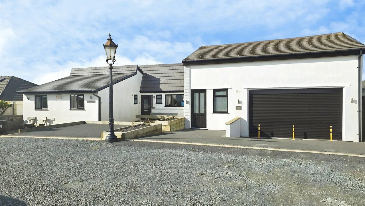 5 bed house for sale, Penrallt Road, Trearddur Bay, LL65