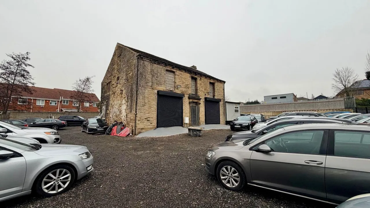 land residential to rent — Heckmondwike Road, Dewsbury