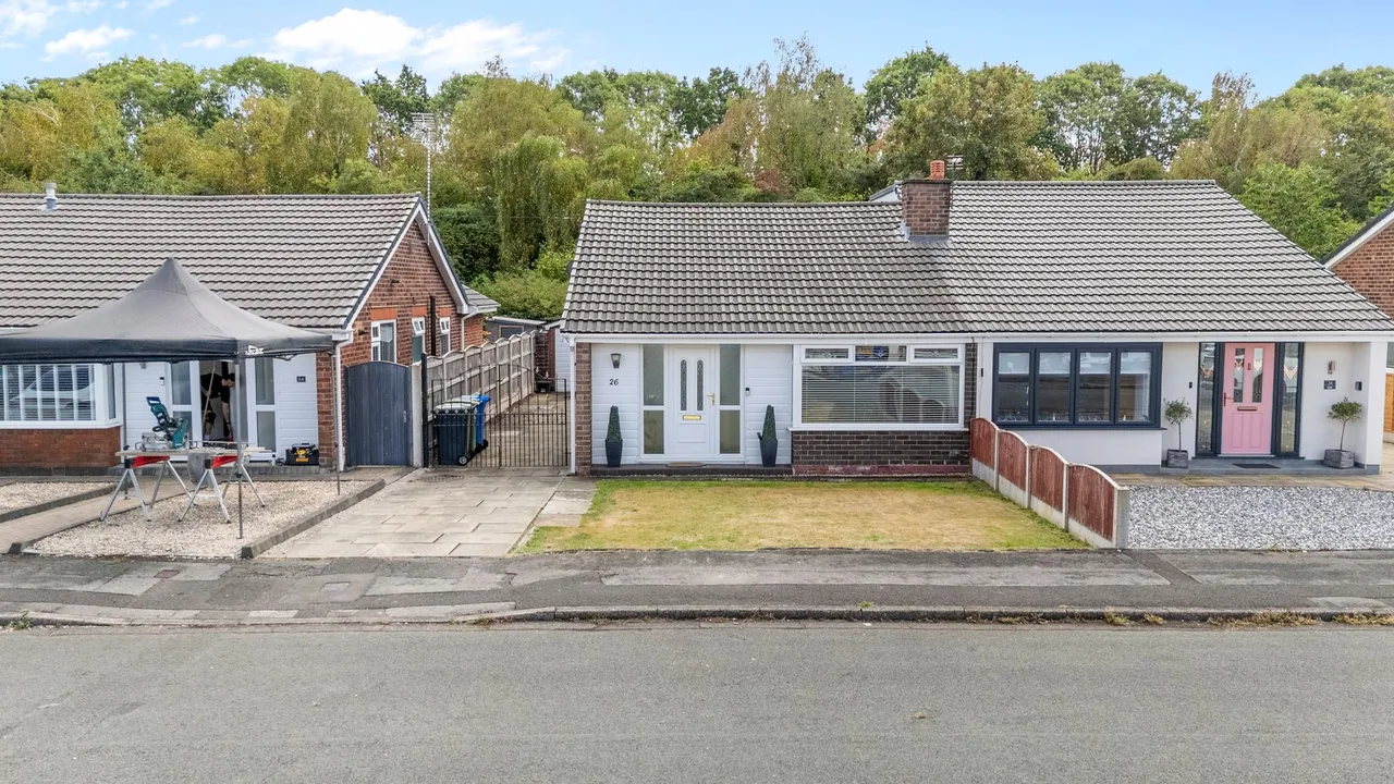 Winfrith Road, Fearnhead, Warrington, Warrington, WA2 0QE, photo 9