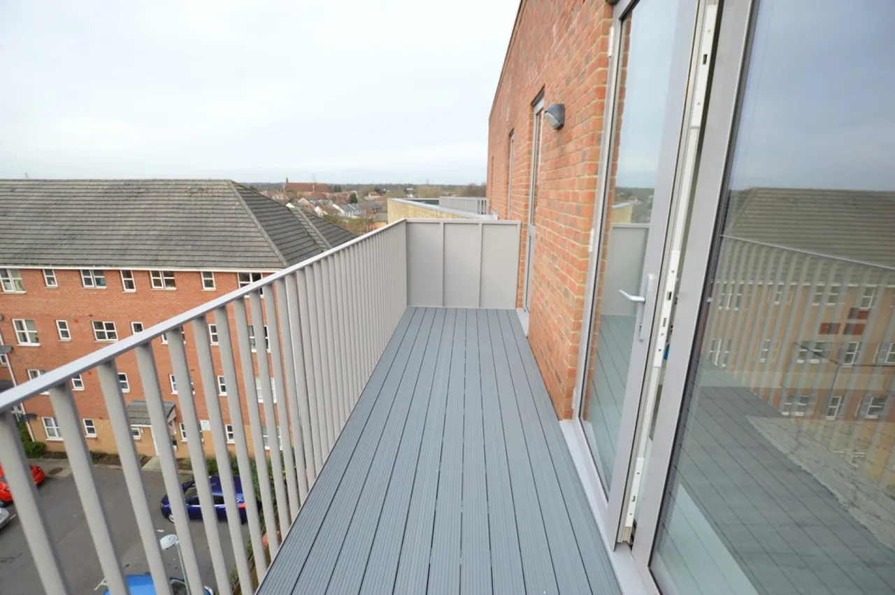 Petersfield Avenue, Slough, SL2, photo 6