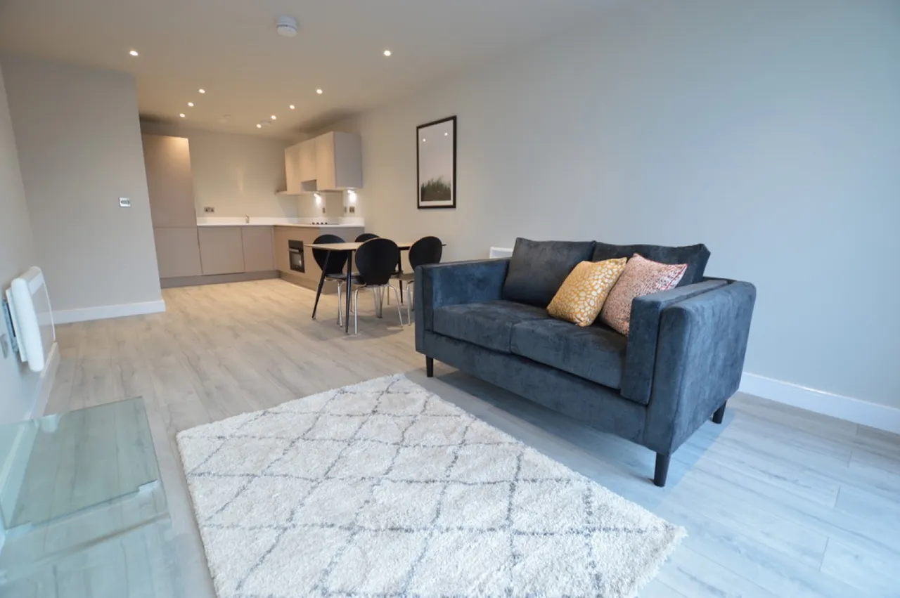 Petersfield Avenue, Slough, SL2, photo 3