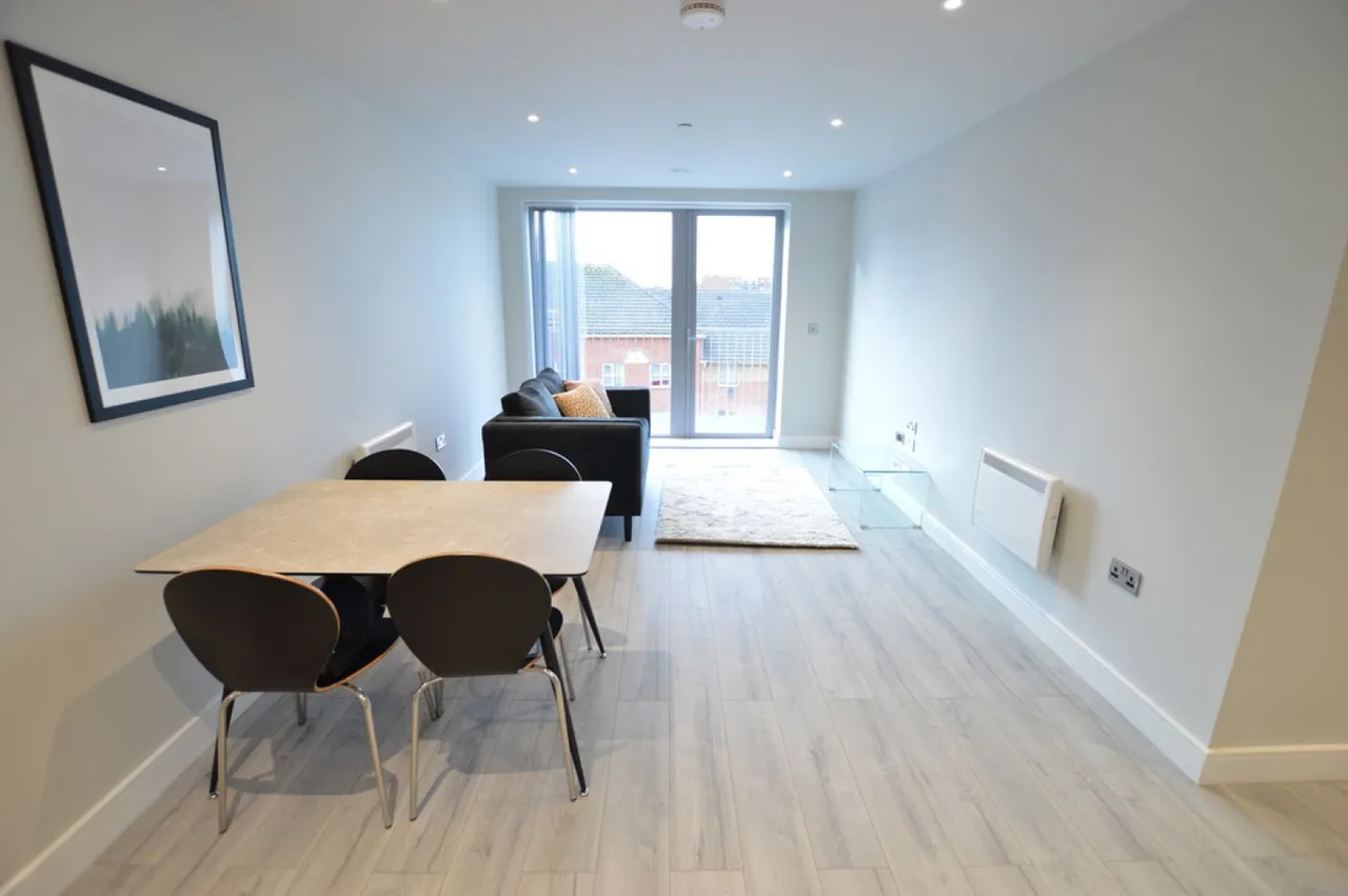 Petersfield Avenue, Slough, SL2, photo 2