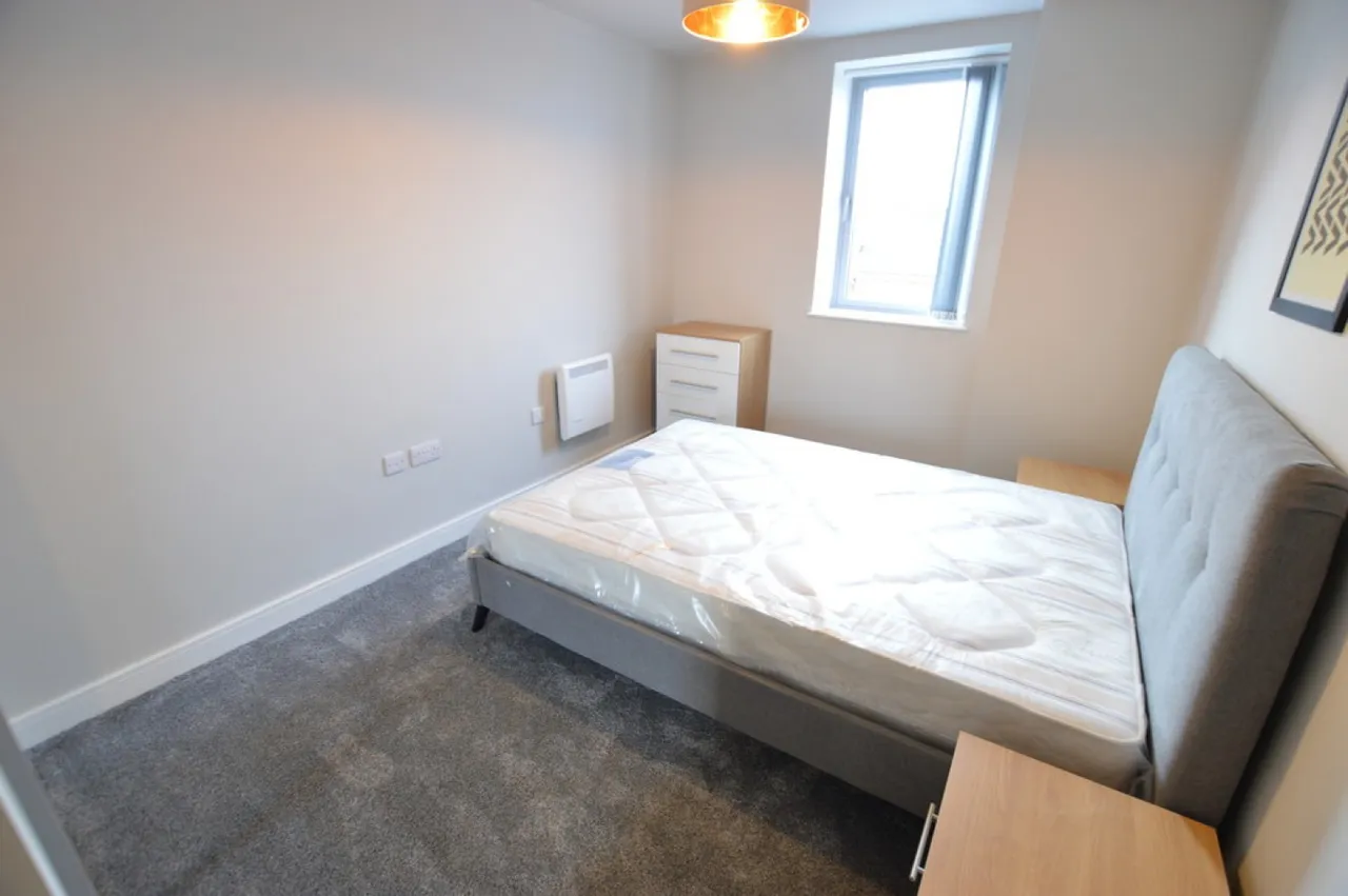 Petersfield Avenue, Slough, SL2, photo 7