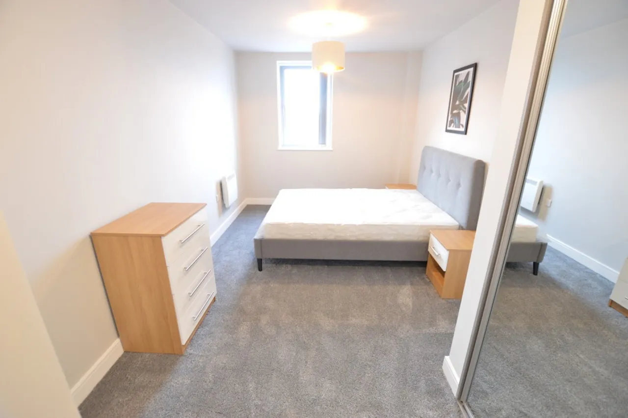 Petersfield Avenue, Slough, SL2, photo 5