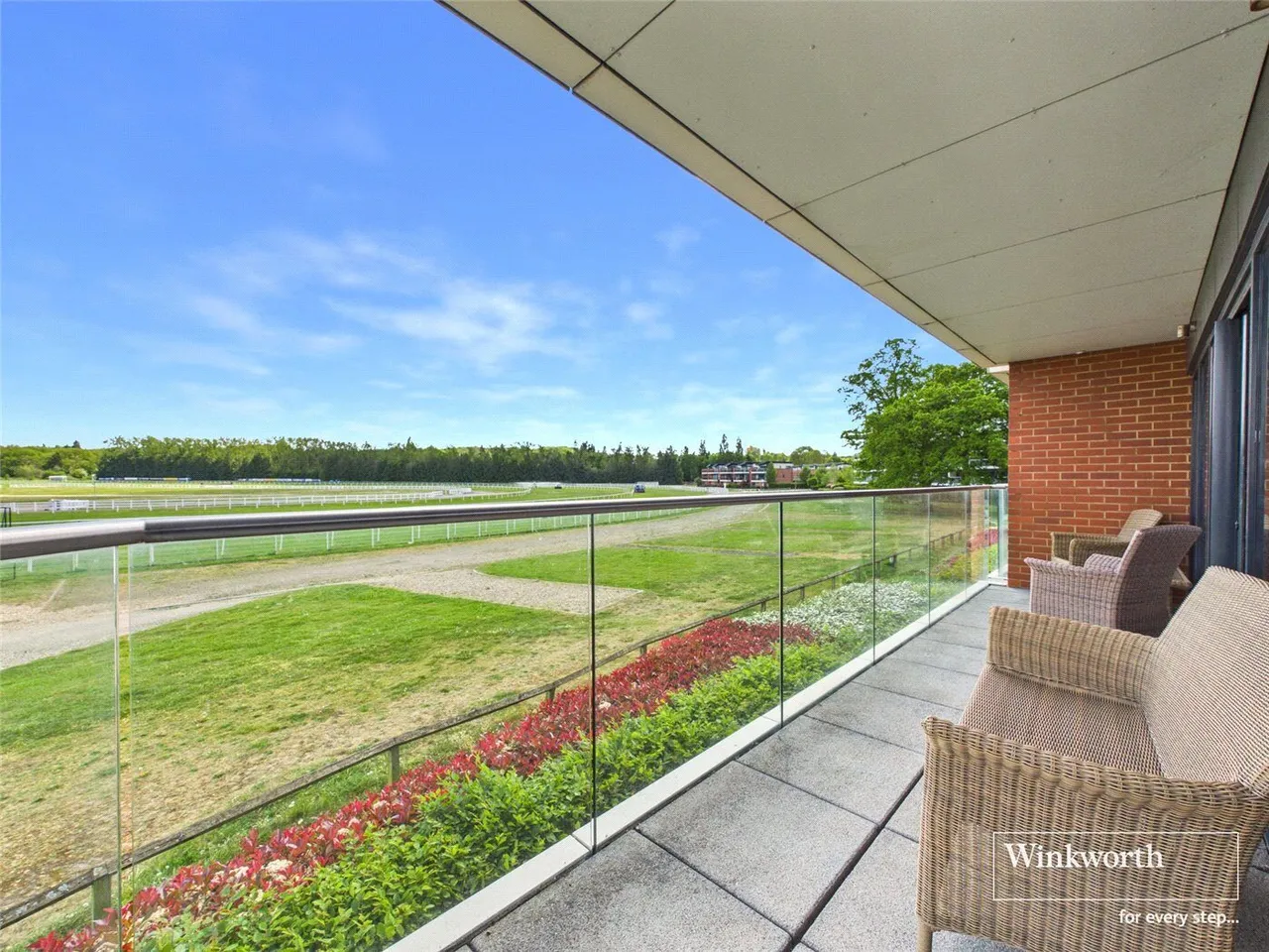 Racecourse Road, Newbury, RG14, photo 13