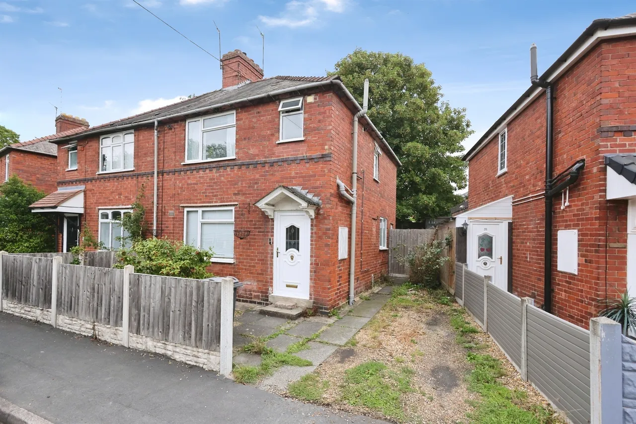 3 bed house for sale — Greenfield Avenue, Cradley Heath