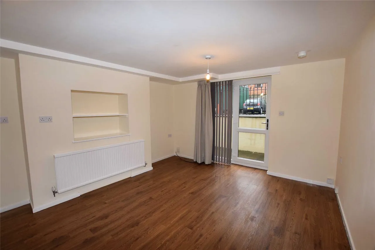 Springfield Road, Sale, M33, photo 3