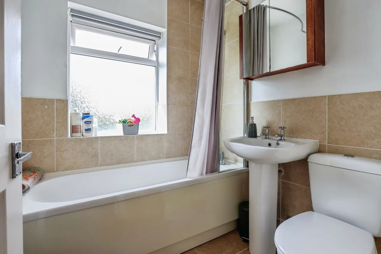 Castleton Avenue, Northbourne, BH10, photo 12